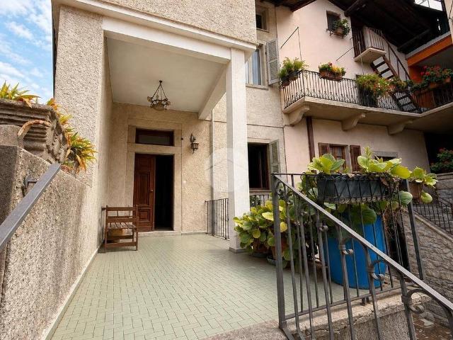 Casa indipendente in vendita a Bienno BS