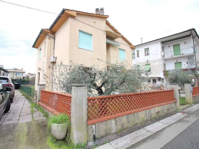 Casa indipendente in vendita a Bientina PI