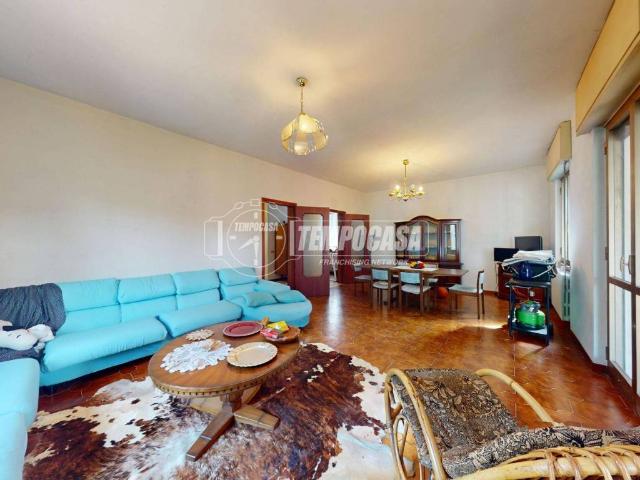 Casa indipendente in vendita a Binago CO
