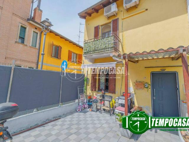 Casa indipendente in vendita a Binasco MI