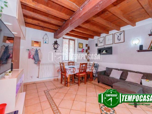 Casa indipendente in vendita a Binasco MI
