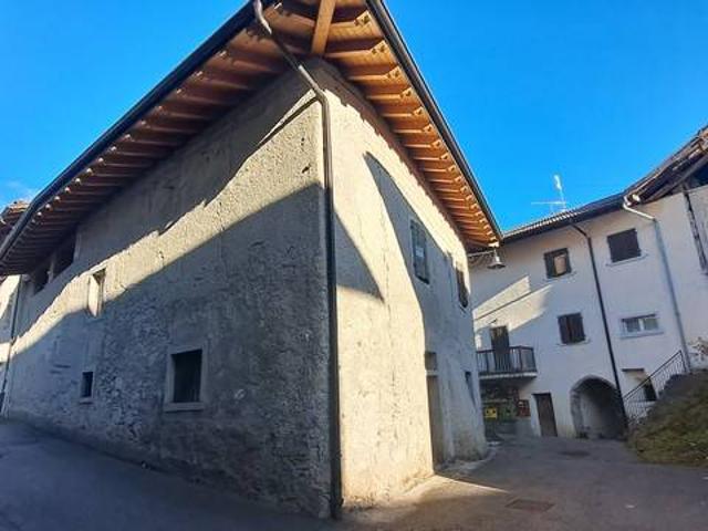 Casa Indipendente in vendita a Bleggio Superiore, Cavrasto
