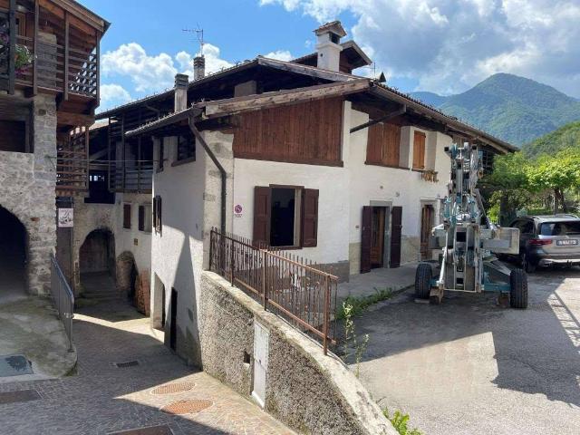 Casa indipendente in vendita a Bleggio Superiore TN