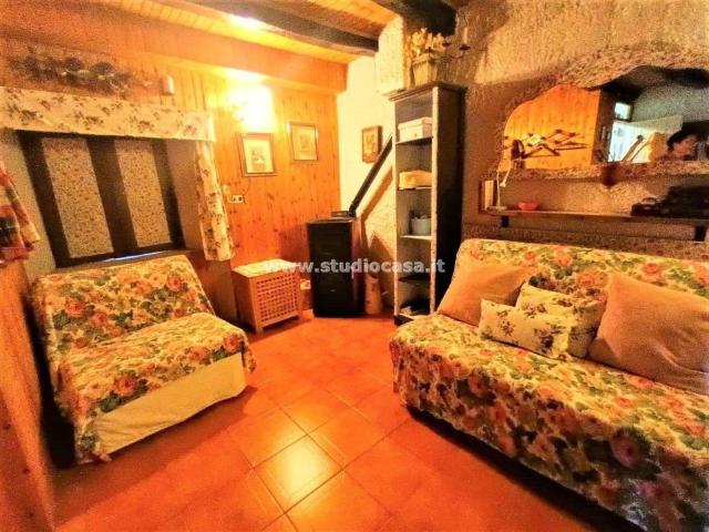 Casa indipendente in vendita a Blello BG