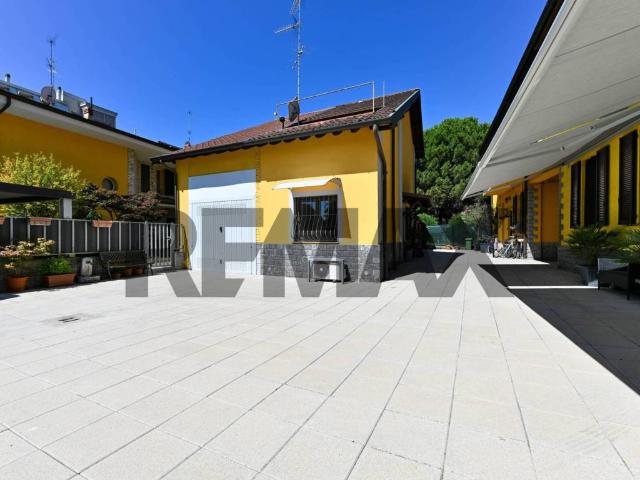 Casa indipendente in vendita a Brugherio MB