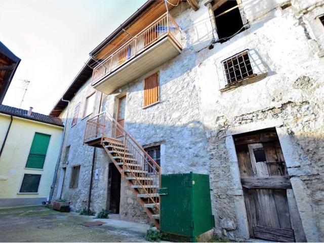 Casa indipendente in vendita a Brumano BG