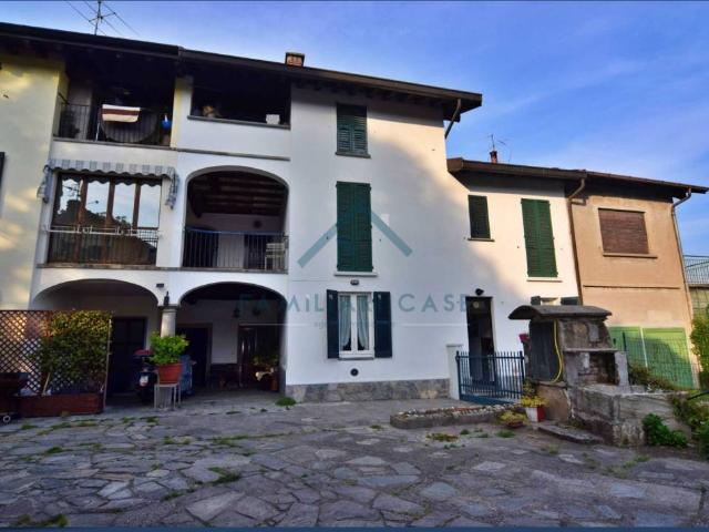 Casa indipendente in vendita a Brunello VA