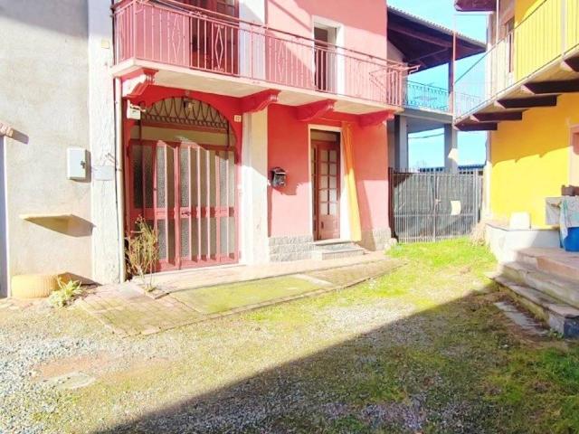 Casa indipendente in vendita a Brusnengo BI