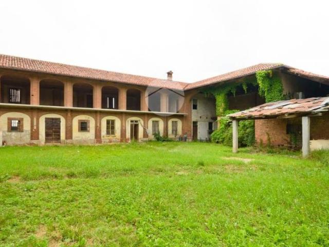 Casa indipendente in vendita a Bra, Riva