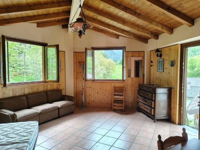 Casa indipendente in vendita a Branzi BG