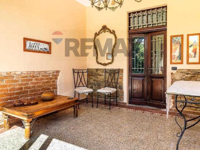 Casa indipendente in vendita a Brebbia VA