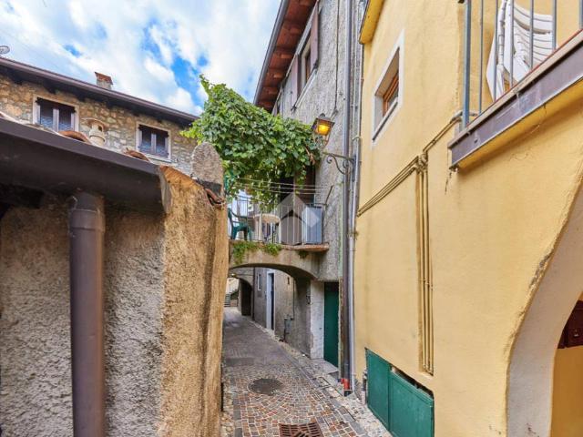 Casa indipendente in vendita a Brenzone sul Garda VR