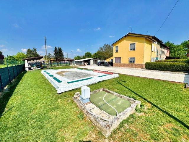Casa indipendente in vendita a Brescello RE