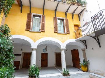 Palazzo / Stabile in vendita a Brescia BS