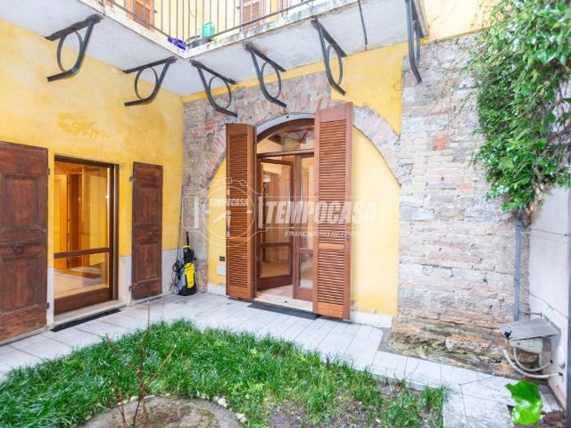 Palazzo / Stabile in vendita a Brescia BS