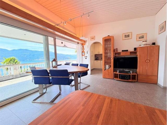 Casa indipendente in vendita a Brezzo di Bedero VA