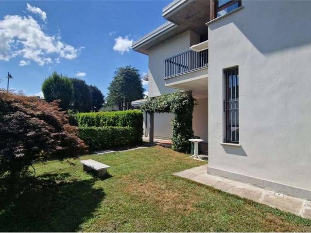 Casa indipendente in vendita a Briga Novarese NO