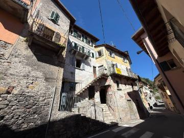 Casa indipendente in vendita a Brienno CO