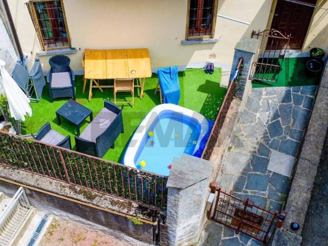 Casa indipendente in vendita a Brissago Valtravaglia VA