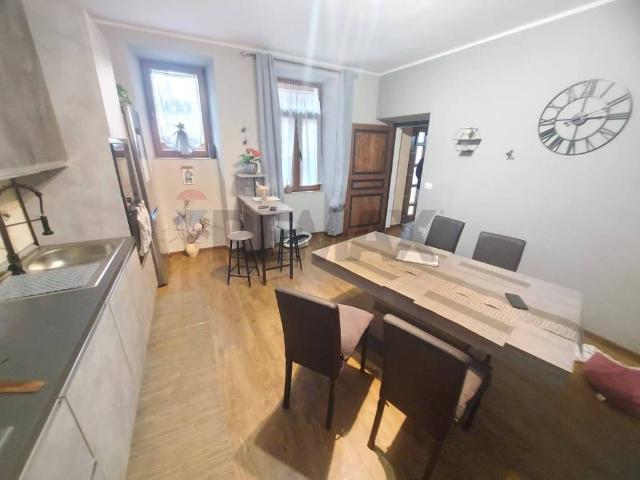Casa indipendente in vendita a Brissago Valtravaglia VA