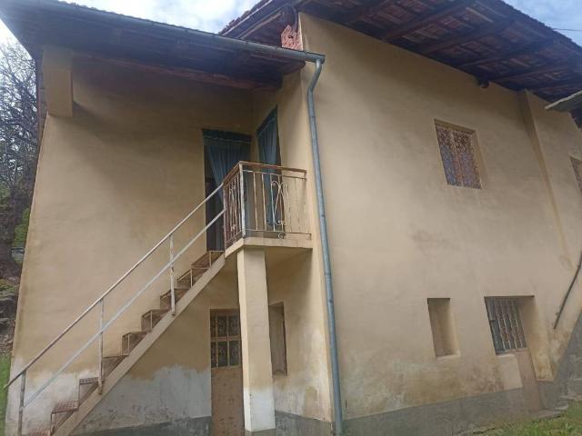 Casa indipendente in vendita a Brondello CN