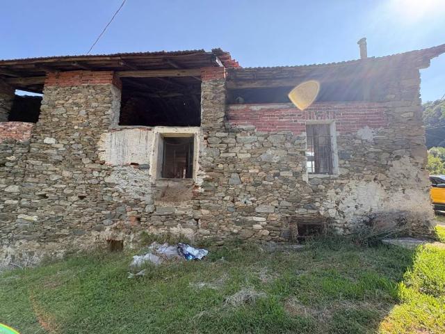 Casa indipendente in vendita a Brondello CN