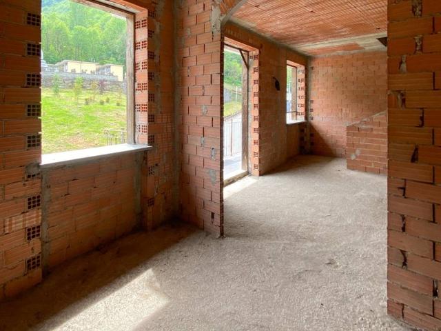 Casa indipendente in vendita a Brondello CN