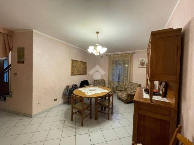 Casa indipendente in vendita a Brondello CN