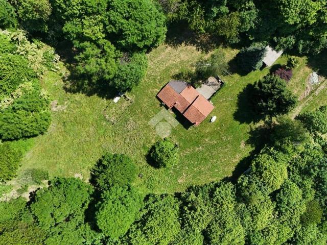 Casa indipendente in vendita a Brondello CN