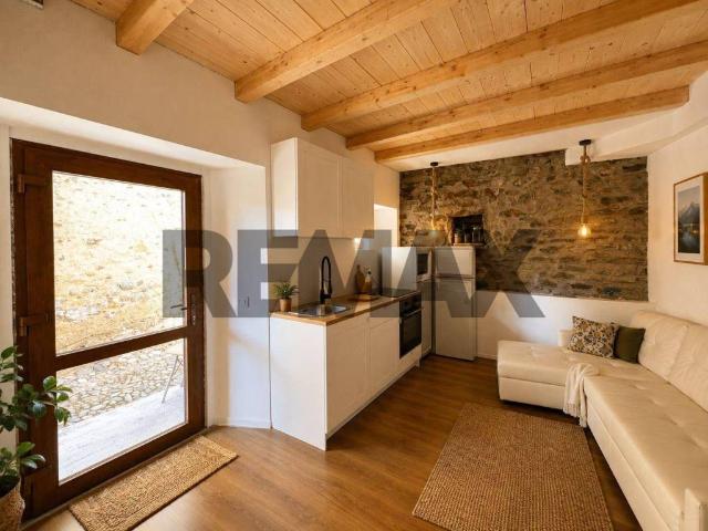 Casa indipendente in vendita a Brovello Carpugnino VB