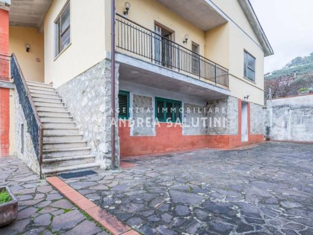Casa indipendente in vendita a Buti via Alessandrini, 10