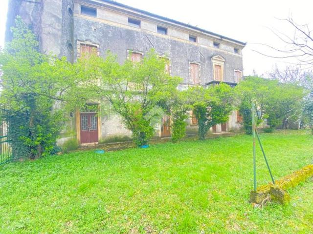Casa indipendente in vendita a Buttapietra VR