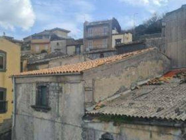Casa indipendente in vendita a Buccheri SR