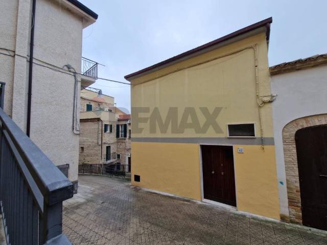 Casa indipendente in vendita a Bucchianico CH