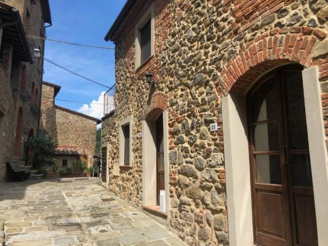 Casa indipendente in vendita a Bucine AR