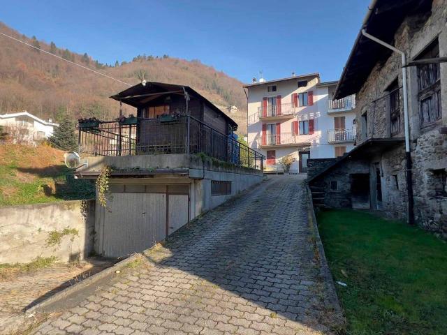 Casa indipendente in vendita a Buglio In Monte