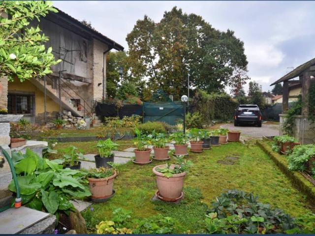 Casa indipendente in vendita a Buguggiate VA