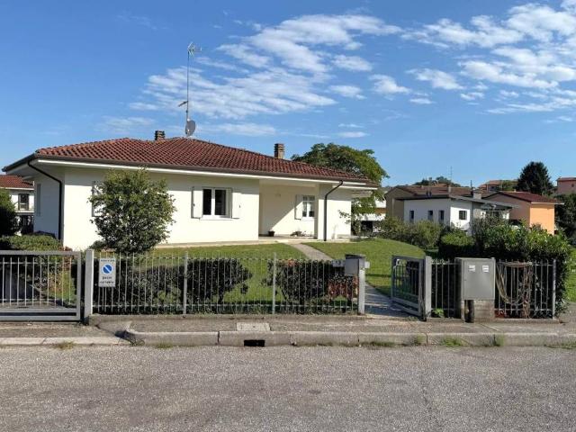 Casa indipendente in vendita a Buja UD