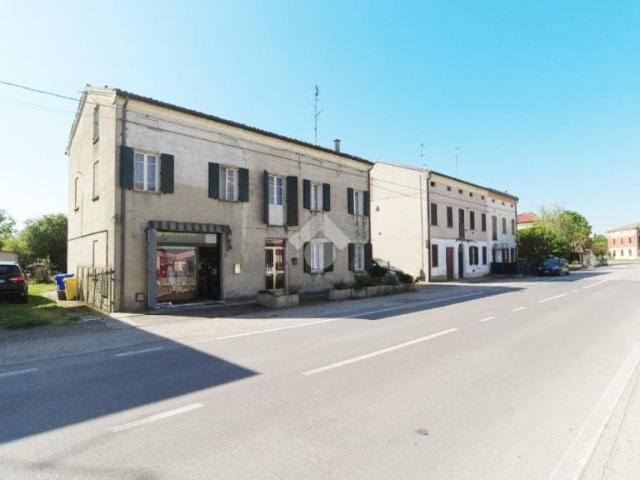 Casa indipendente in vendita a Buonacompra, Cento