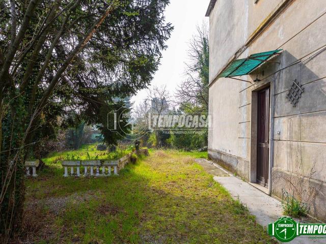 Casa indipendente in vendita a Busto Arsizio