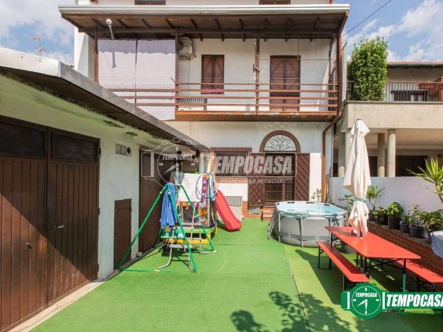 Casa indipendente in vendita a Busto Arsizio VA