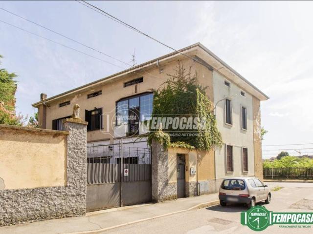 Casa indipendente in vendita a Busto Arsizio VA