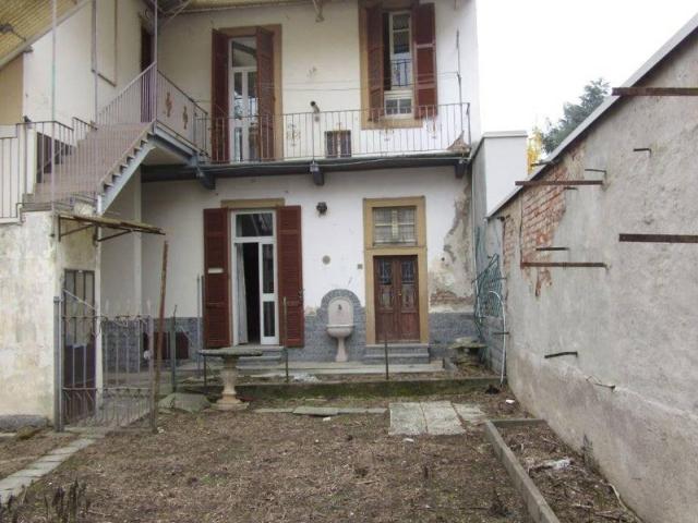 Casa indipendente in vendita a Busto Arsizio VA