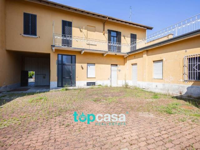 Casa indipendente in vendita a Busto Arsizio VA