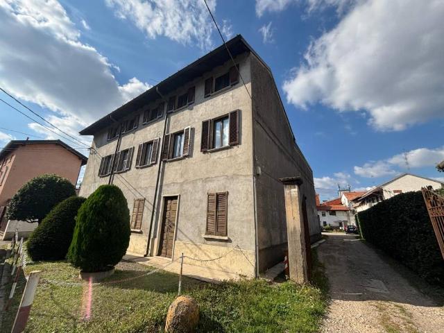 Casa indipendente in vendita a Busto Arsizio VA