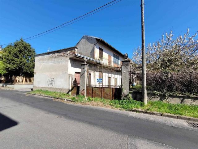 Casa indipendente in vendita a Busto Arsizio VA