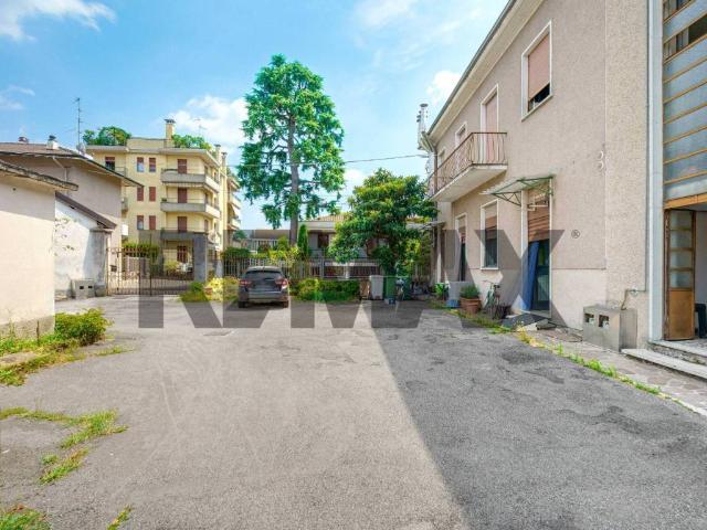 Casa indipendente in vendita a Busto Arsizio VA
