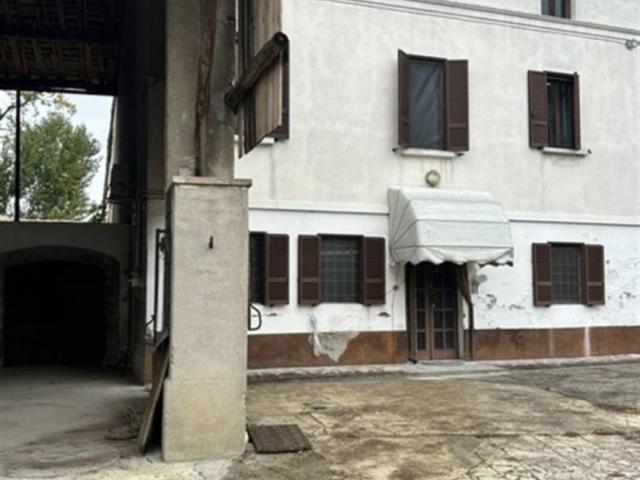Casa indipendente in vendita a Goito MN