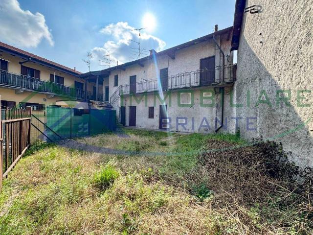 Casa indipendente in vendita a Golasecca VA