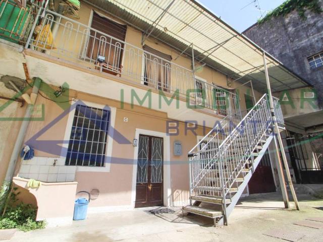 Casa indipendente in vendita a Golasecca VA